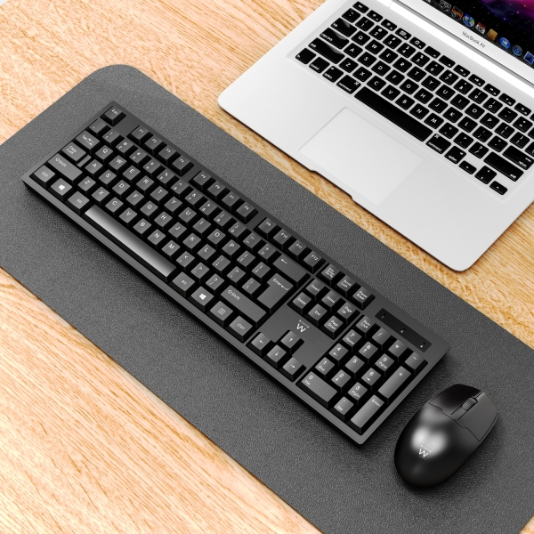 Pack Teclado + Rato Sem Fios Ewent EW3282 | QWERTY PT | 1000dpi | 10m | Pilhas Incluídas | Preto - secretária ligado a portátil